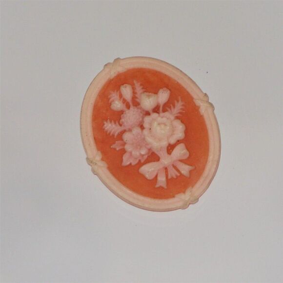 Flower Bouquet Cameo Resin Brooch Vintage Avon Floral Silhouette Salmon Cream - Picture 5 of 6